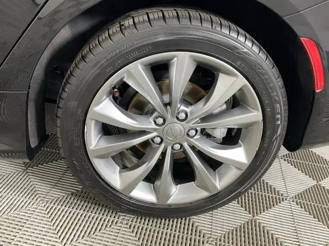 2016 Chrysler 200 S