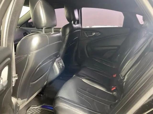 2016 Chrysler 200 S