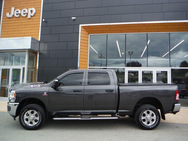2024 RAM 2500 Tradesman Crew Cab 4x4 64 Box 2024 RAM 2500 Tradesman Crew Cab 4x4 64 Box
