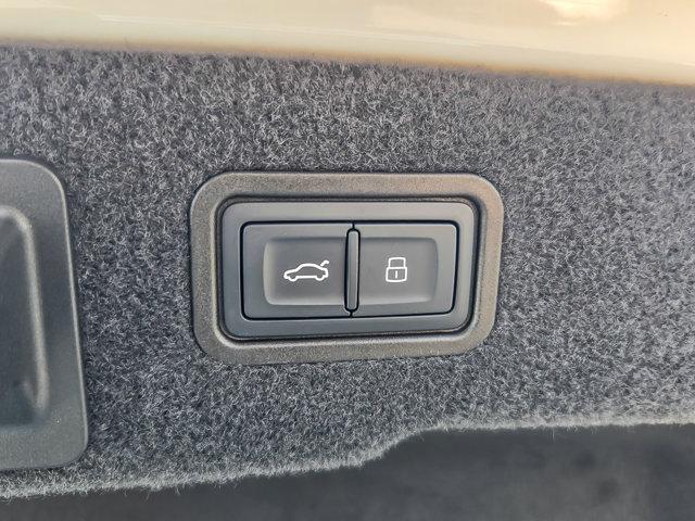 2025 Audi A8 L 55 TFSI quattro Tiptronic