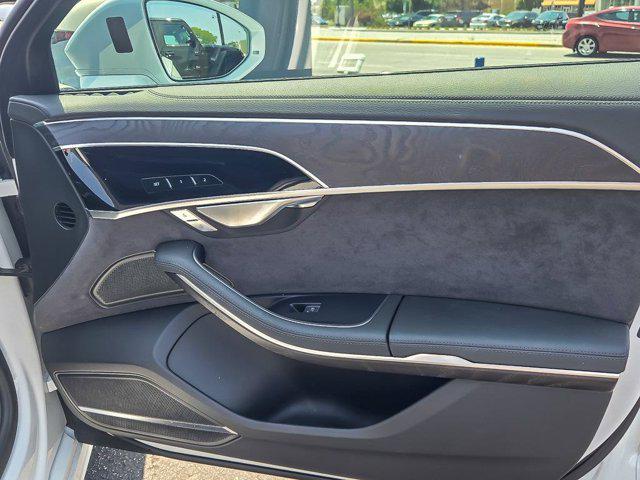 2025 Audi A8 L 55 TFSI quattro Tiptronic