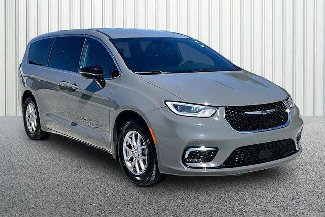 2025 Chrysler Pacifica Select for sale in Bedford, IN