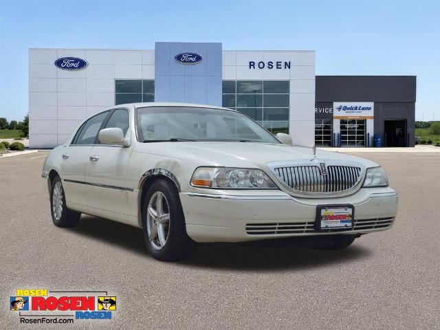 2003 Lincoln Town Car Executive for sale in Belleville, WI