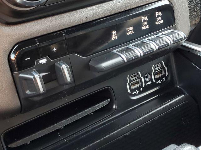 2020 Ram 1500 Big Horn Crew Cab 4x4 5'7" Box