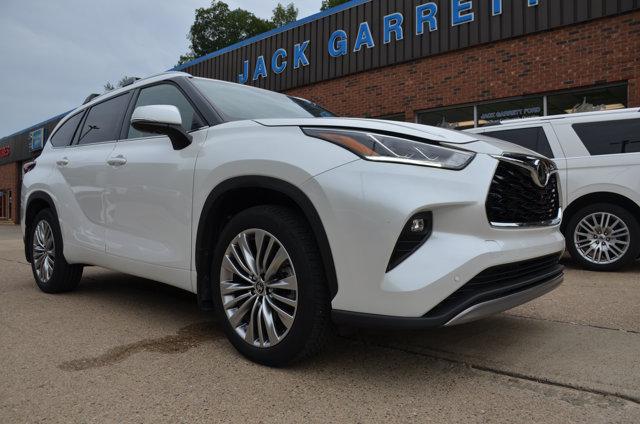 2024 Toyota Highlander Platinum for sale in Spencer, WV