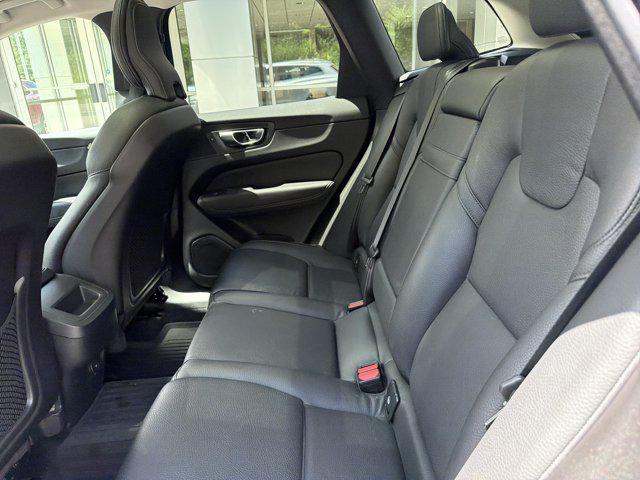 2021 Volvo XC60 T5 Momentum