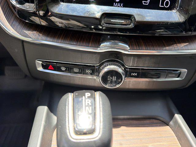 2021 Volvo XC60 T5 Momentum