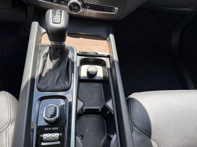 2021 Volvo XC60 T5 Momentum