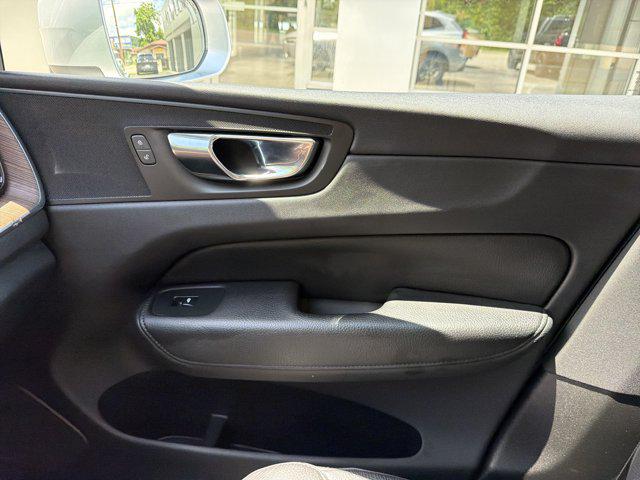 2021 Volvo XC60 T5 Momentum