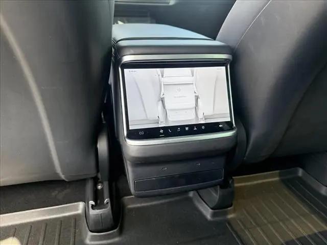 2023 Tesla Model X Standard Range