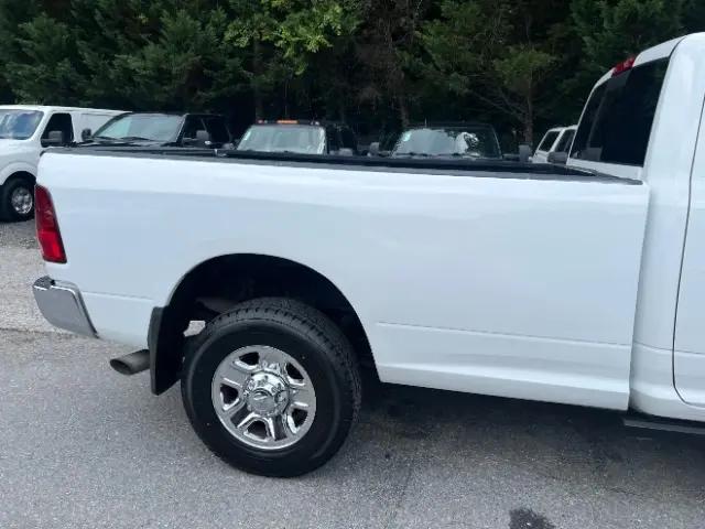 2018 Ram 3500 SLT Crew Cab 4x4 8' Box