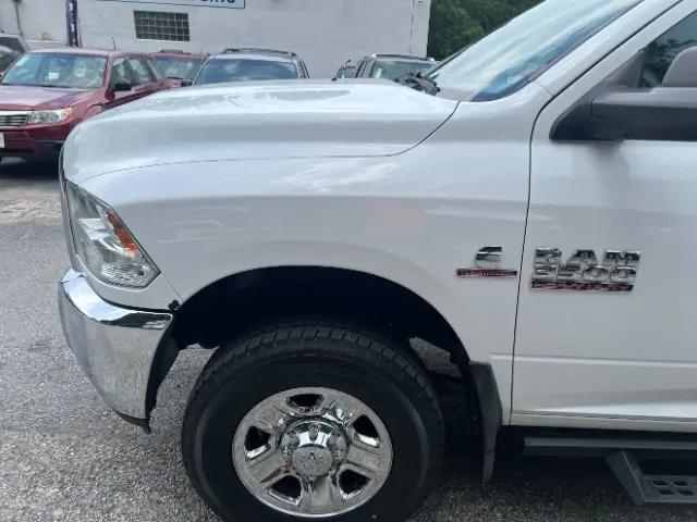 2018 Ram 3500 SLT Crew Cab 4x4 8' Box