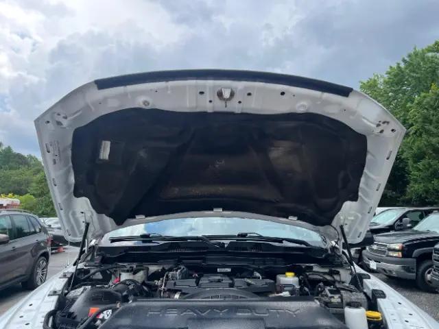 2018 Ram 3500 SLT Crew Cab 4x4 8' Box