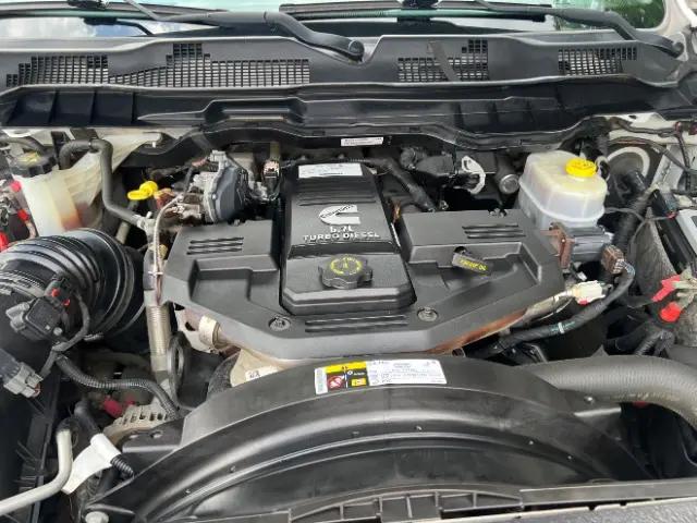 2018 Ram 3500 SLT Crew Cab 4x4 8' Box