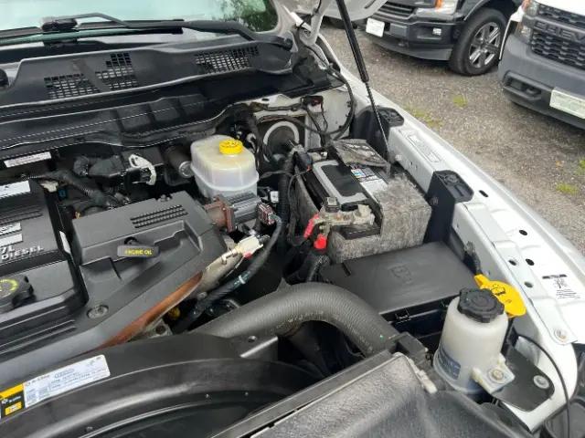 2018 Ram 3500 SLT Crew Cab 4x4 8' Box