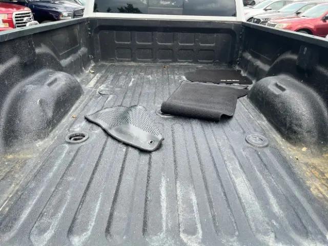 2018 Ram 3500 SLT Crew Cab 4x4 8' Box