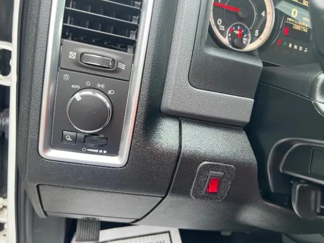 2018 Ram 3500 SLT Crew Cab 4x4 8' Box