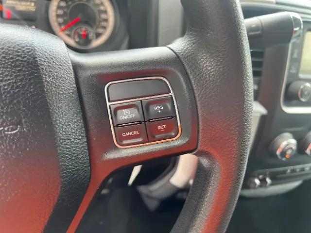2018 Ram 3500 SLT Crew Cab 4x4 8' Box