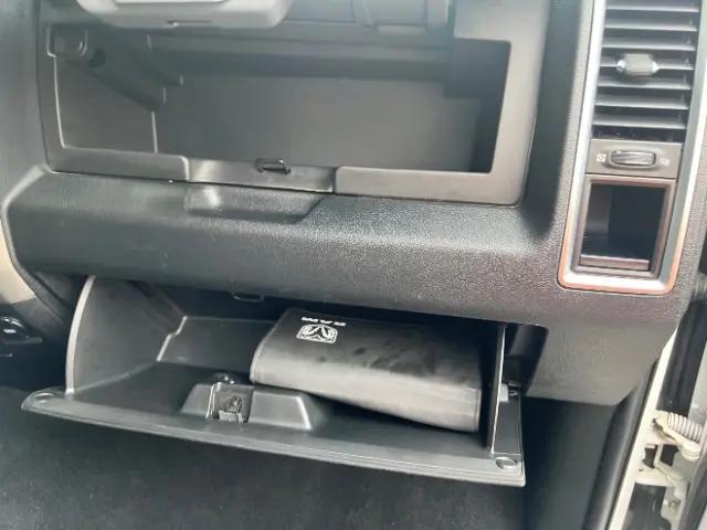 2018 Ram 3500 SLT Crew Cab 4x4 8' Box
