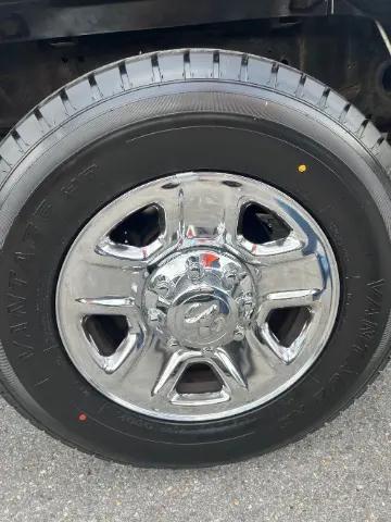 2018 Ram 3500 SLT Crew Cab 4x4 8' Box