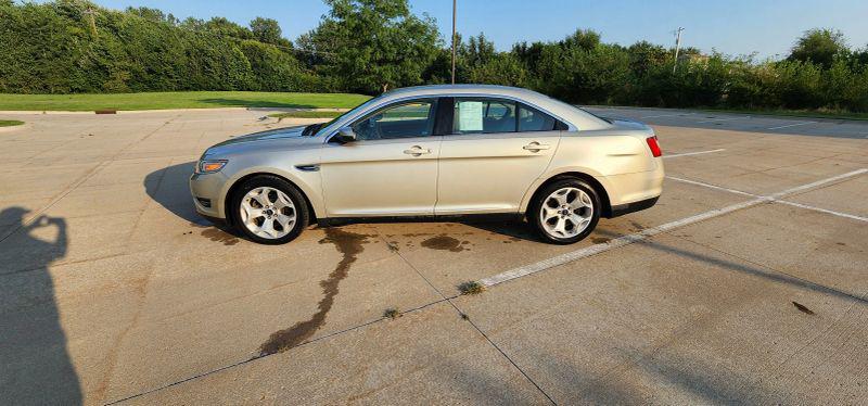 2010 Ford Taurus SEL for sale in Ottumwa, IA