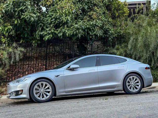2016 Tesla Model S 90D