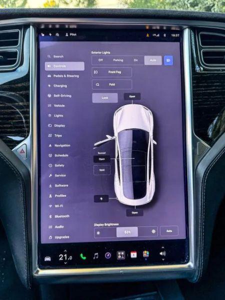 2016 Tesla Model S 90D