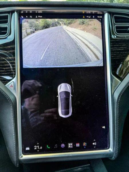 2016 Tesla Model S 90D