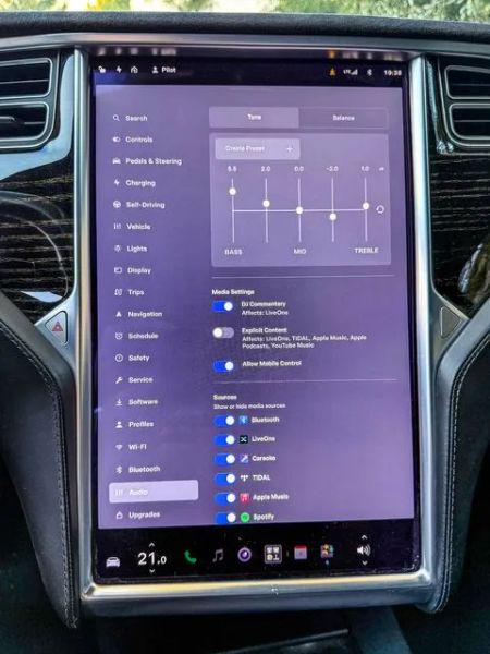 2016 Tesla Model S 90D