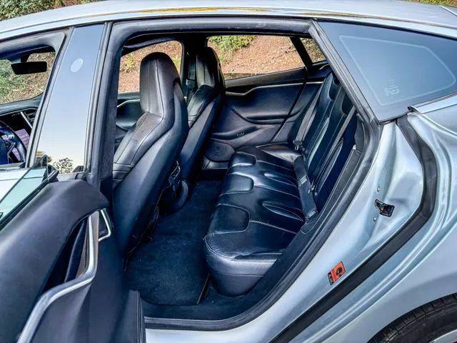 2016 Tesla Model S 90D