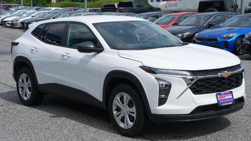 2025 Chevrolet Trax FWD LS