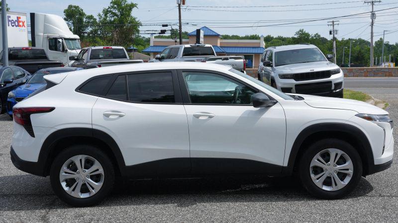 2025 Chevrolet Trax FWD LS