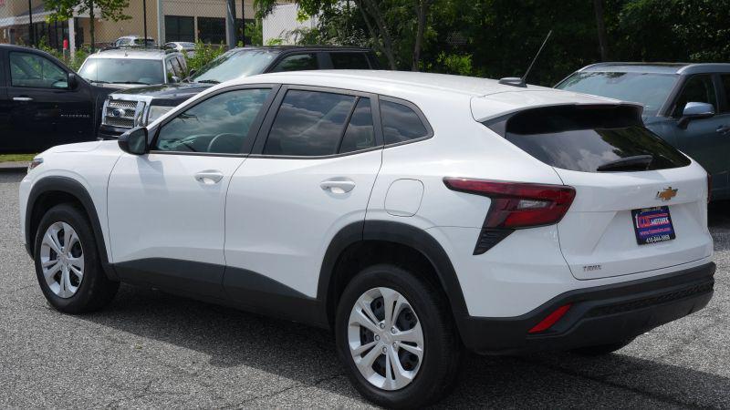 2025 Chevrolet Trax FWD LS