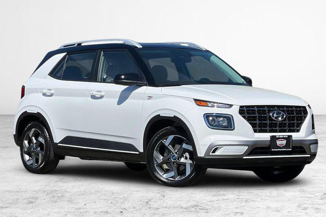 2026 Hyundai Venue SEL w/Two-Tone Roof