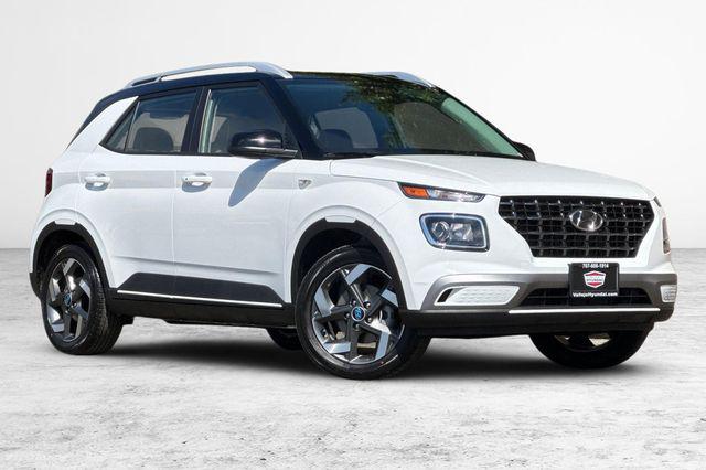 2026 Hyundai Venue SEL w/Two-Tone Roof