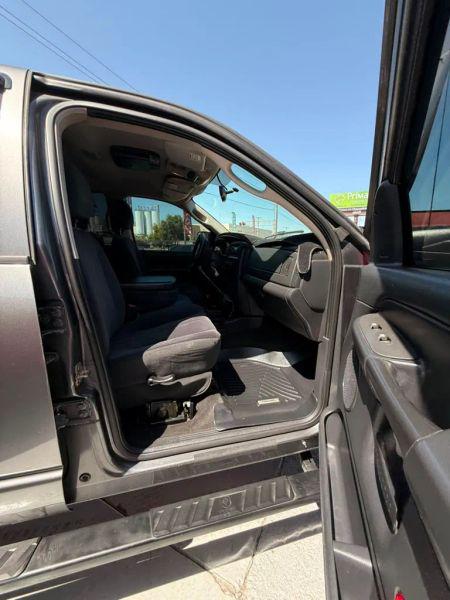 2004 Dodge Ram 3500 SLT/Laramie