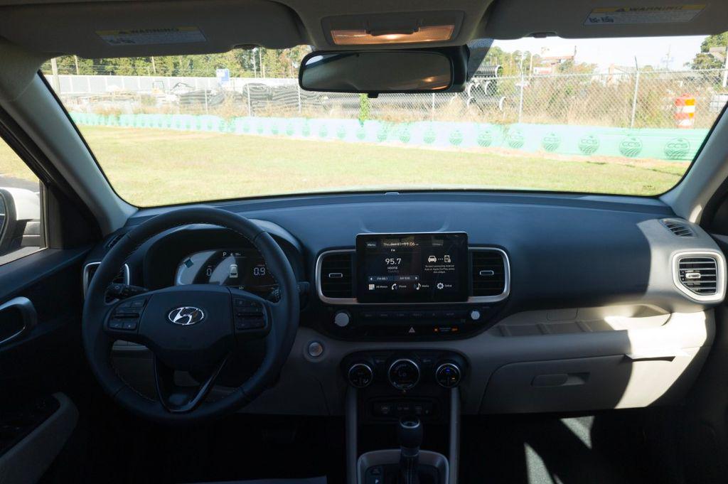 New 2026 White HYUNDAI SEL w/Two-Tone Roof image 19
