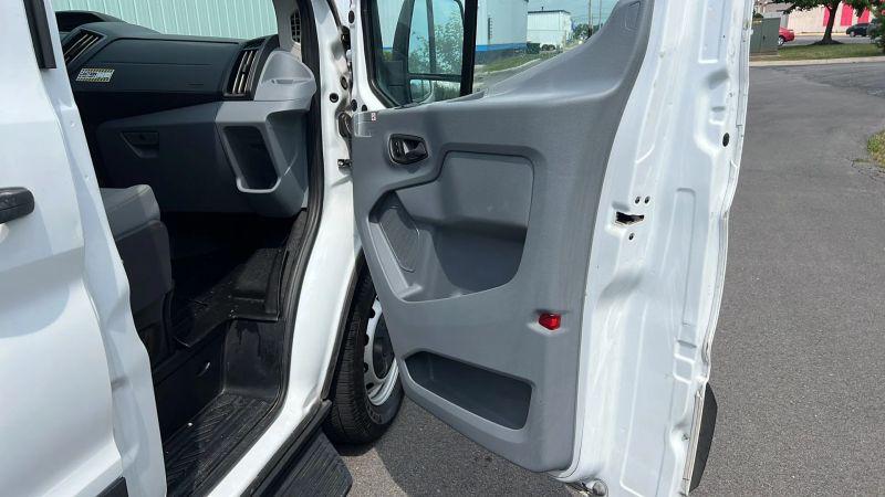 2019 Ford Transit w/60/40 Side Door w/RWB