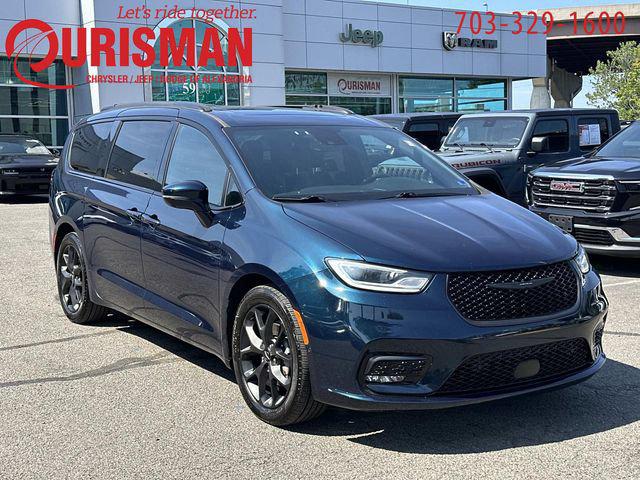 2022 Chrysler Pacifica Limited for sale in Alexandria, VA