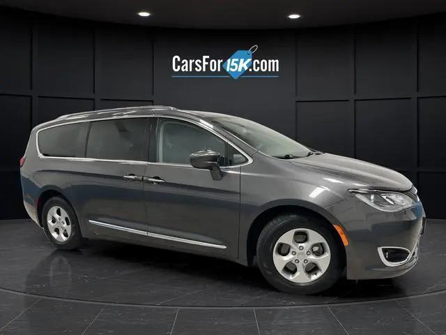 2017 Chrysler Pacifica Touring-L Plus for sale in Plymouth, WI
