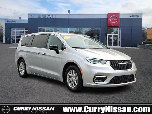 2024 Chrysler Pacifica Touring L for sale in Chicopee, MA