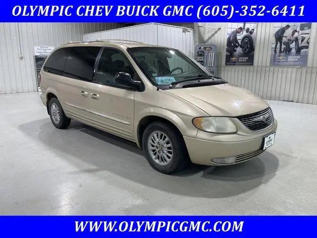 2001 Chrysler Town & Country Limited for sale in Huron, SD