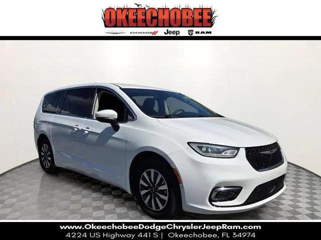 2023 Chrysler Pacifica Hybrid Touring L for sale in Okeechobee, FL