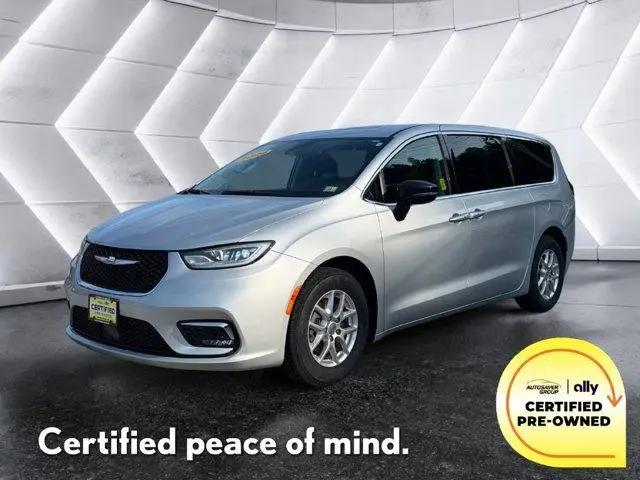 2024 Chrysler Pacifica Touring L for sale in St. Johnsbury, VT