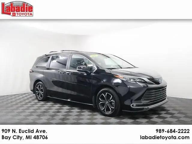 2025 Toyota Sienna Platinum for sale in Bay City, MI