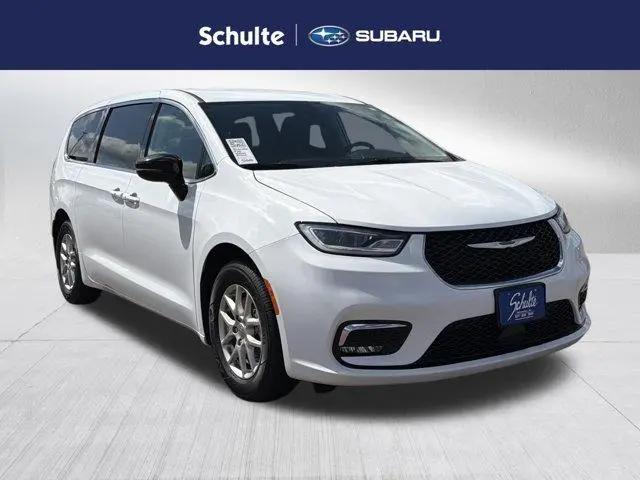 2024 Chrysler Pacifica Touring L for sale in Sioux Falls, SD