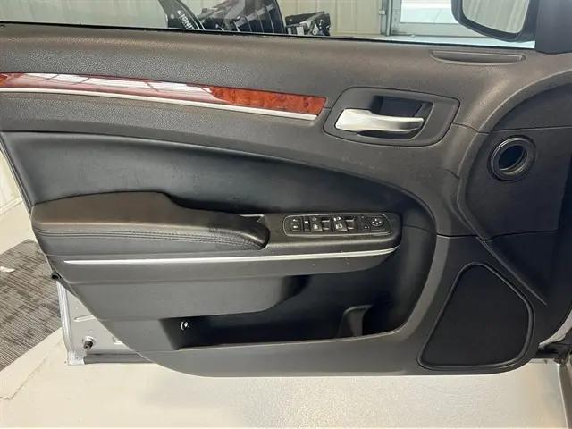 2013 Chrysler 300 Motown