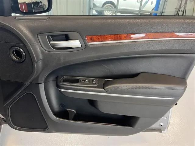 2013 Chrysler 300 Motown