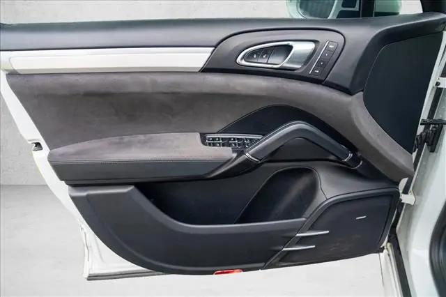 2016 Porsche Cayenne GTS