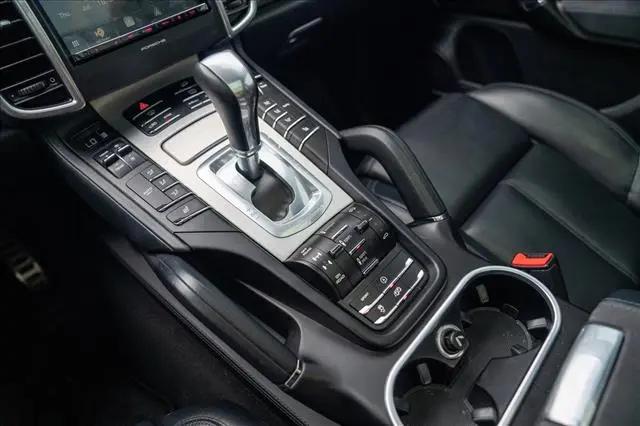 2016 Porsche Cayenne GTS